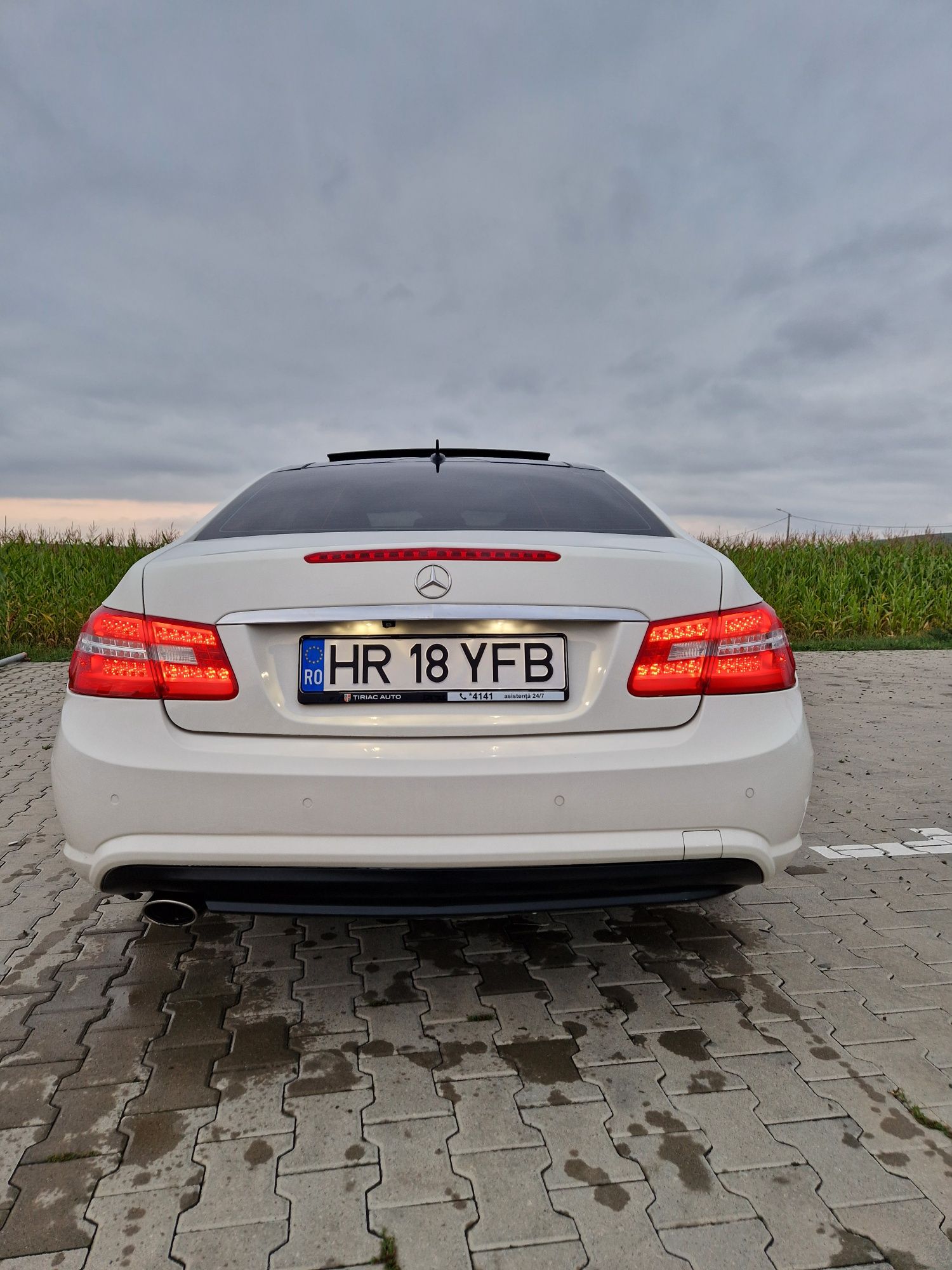 Mercedes-Benz E 250 coupé amg pachet [Panoramic]