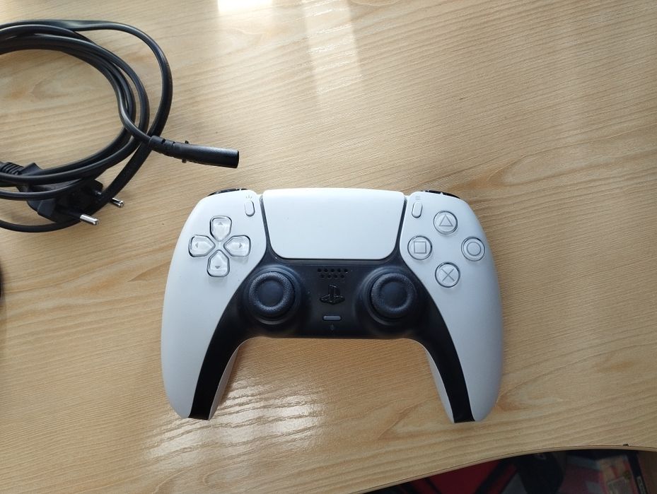 Playstation 5 Slim отличен с игри