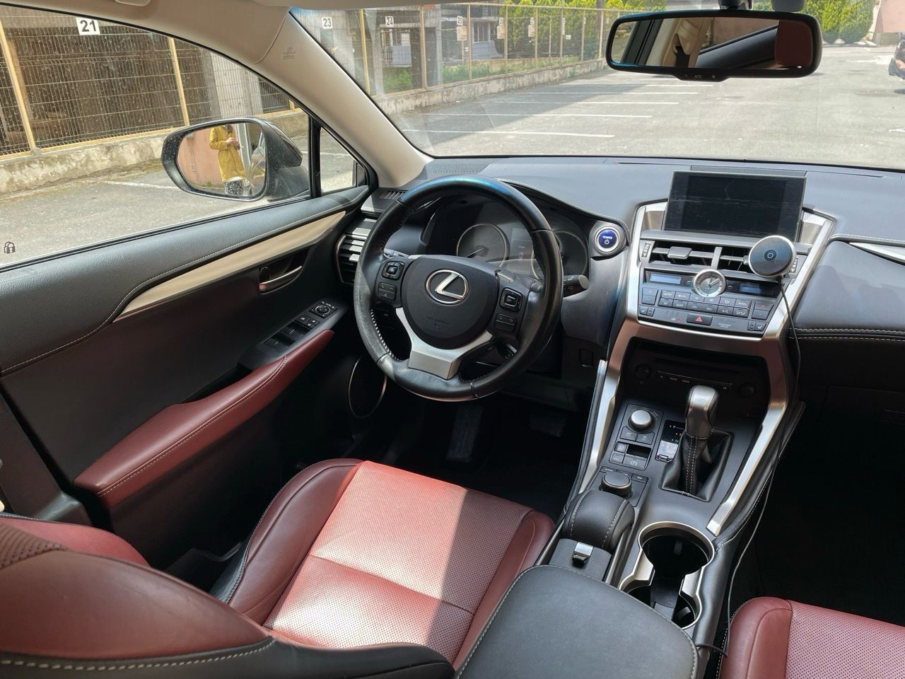 Lexus seria NX 300h Luxury
