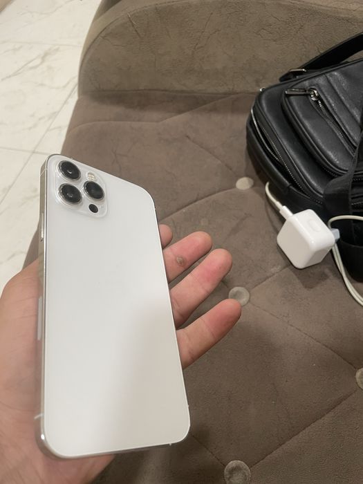 Iphone12 pro max sotladi