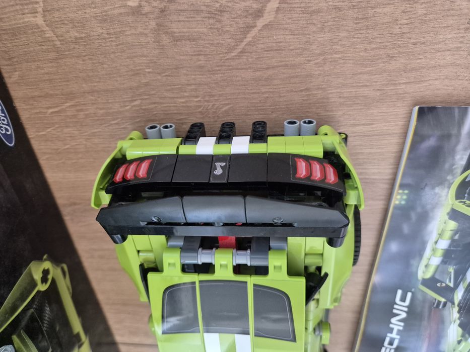 Vand Lego Technic - Ford Mustang Shelby GT500 (42138)