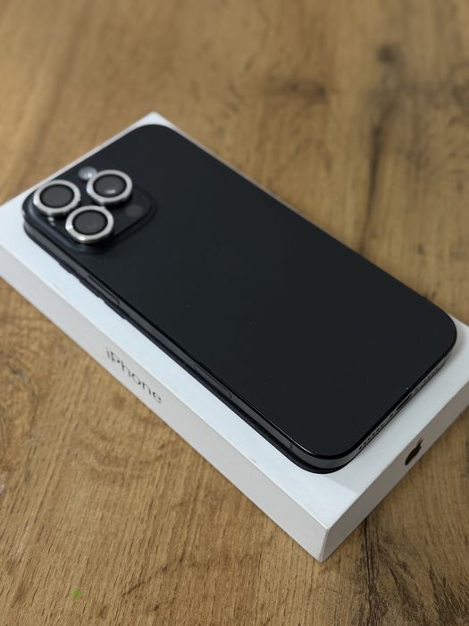 Продам Iphone 16 pro max 256 гб