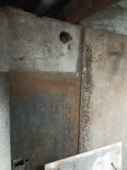 Продам 4мм листы мет 2 шт+ подарок