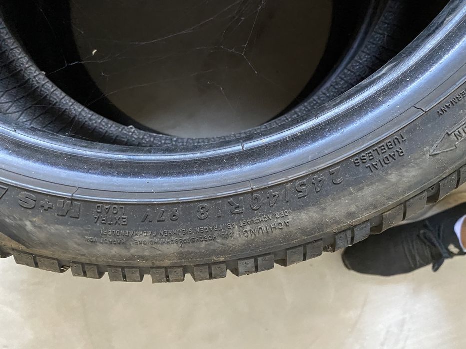 Гуми Dunlop 245/40/18