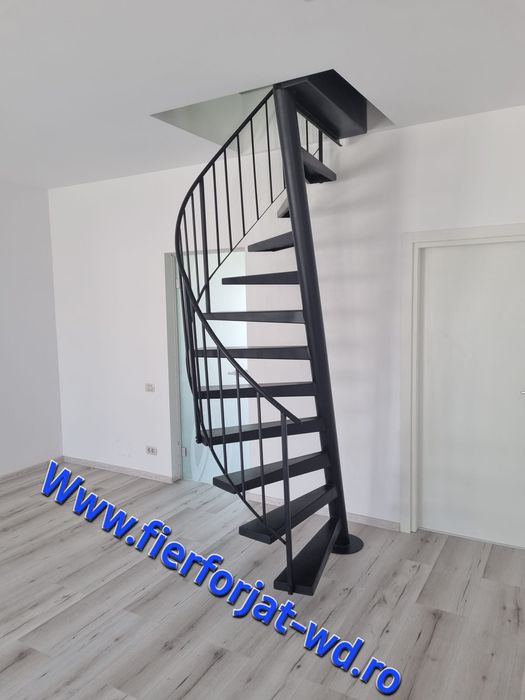 Scara pentru mansarda in spirala cu axul central inclinat