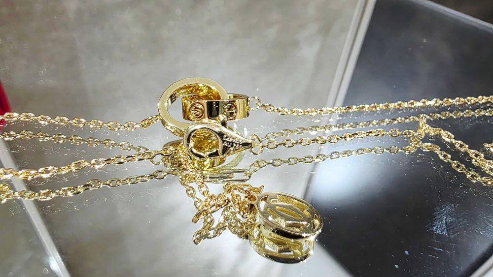 CARTIER Love Gold Pendant Дамско Колие