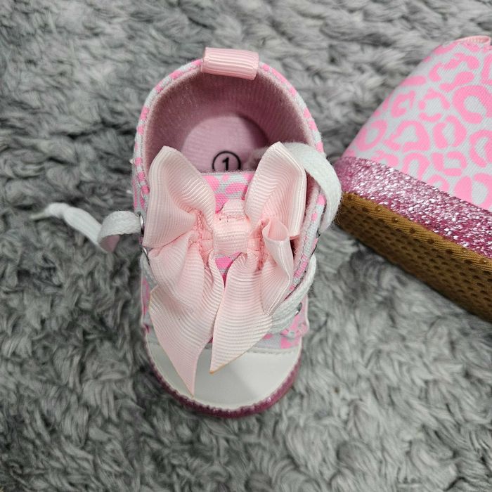 Бебешки обувки нови