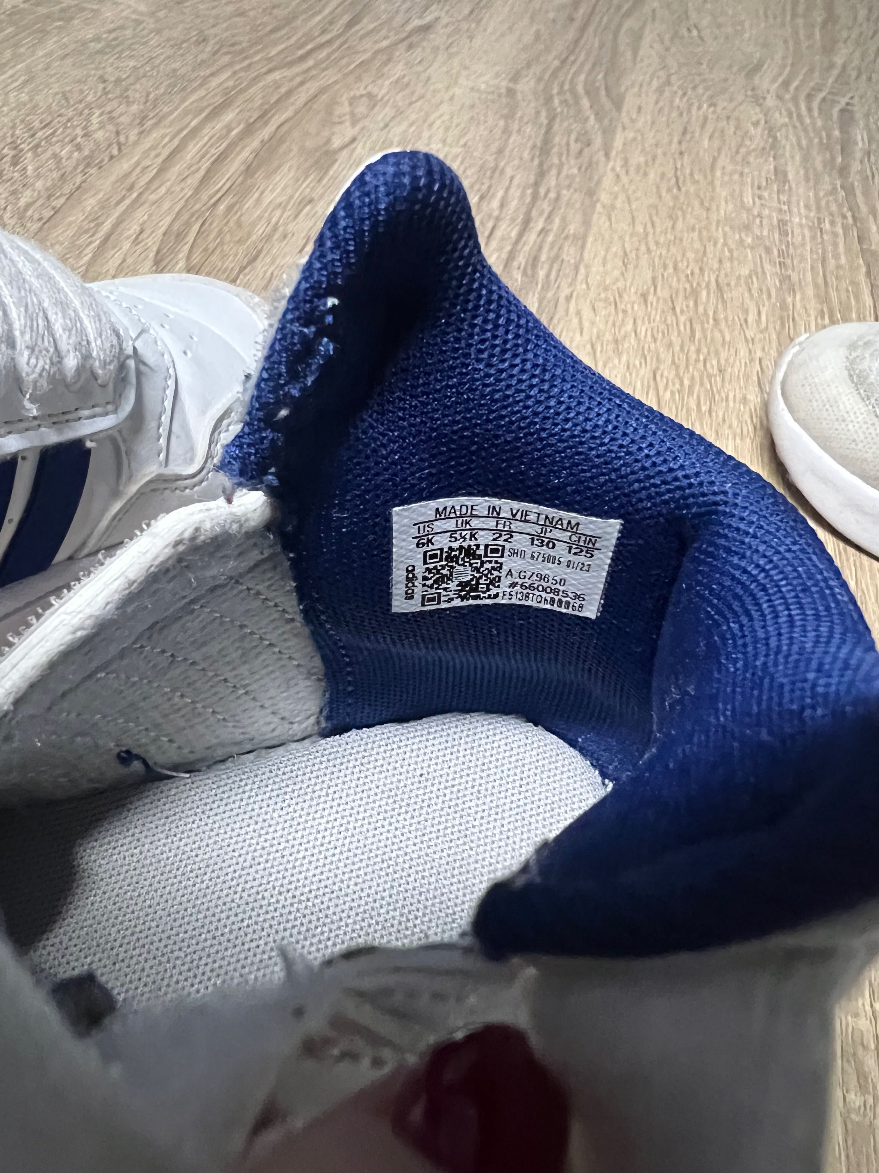 Бебешки обувки Adidas БЕЗ ЗАБЕЛЕЖКА!