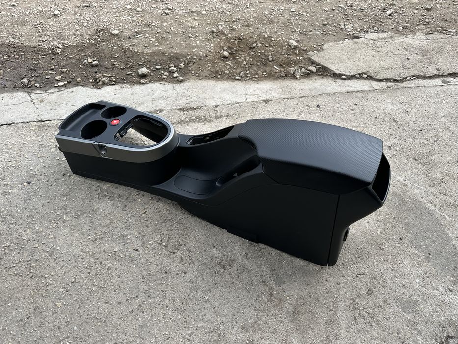 Централна конзола със подлакътник за Сеат Алтеа