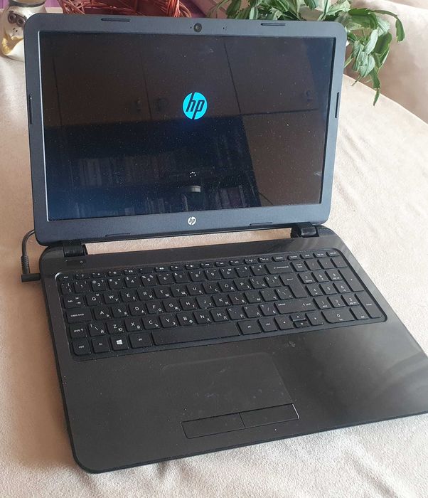 Продавам лаптоп HP