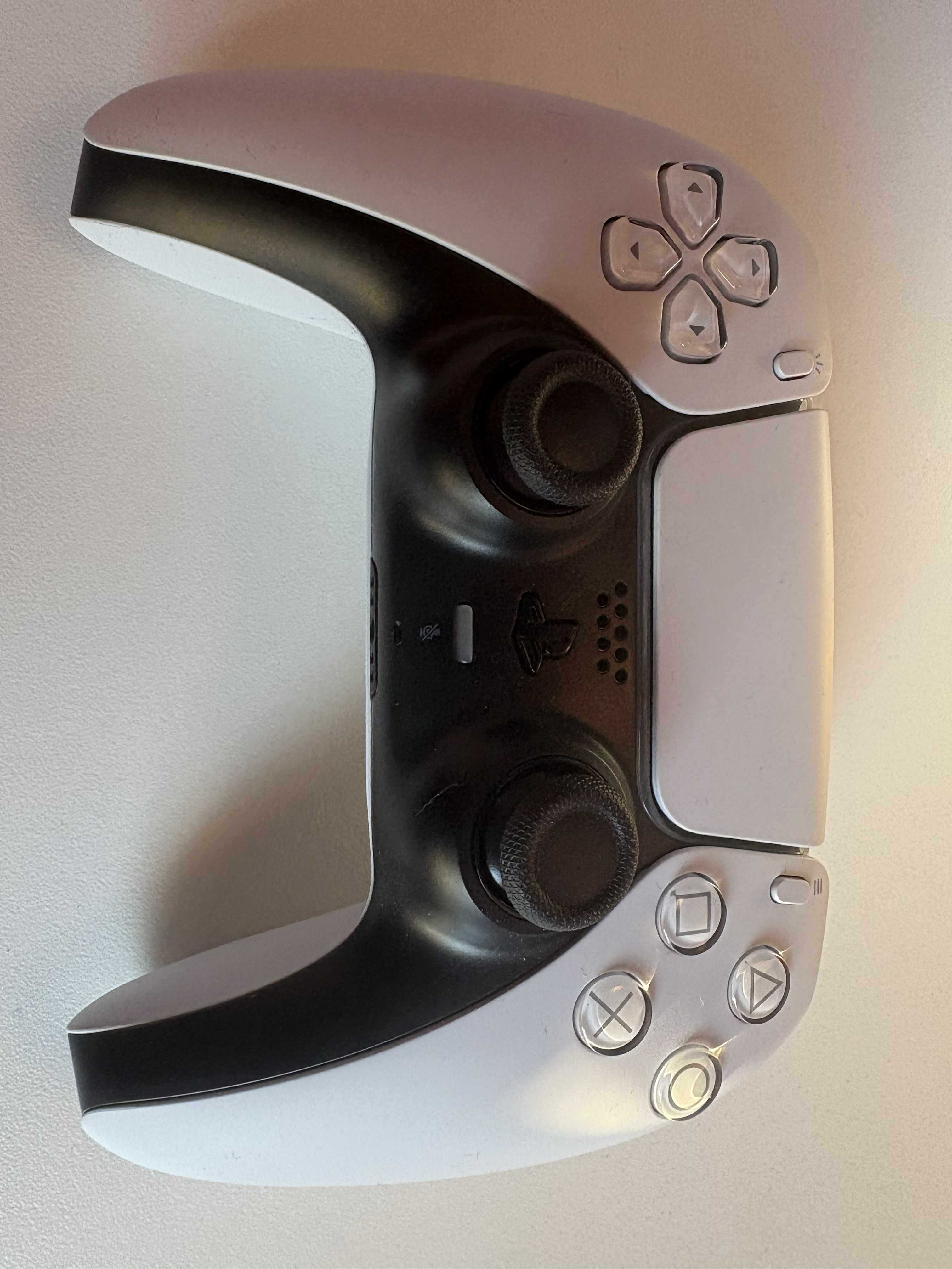 PlayStation 5 Digital Edition + 1бр. джойстик - Нов (неизползван)