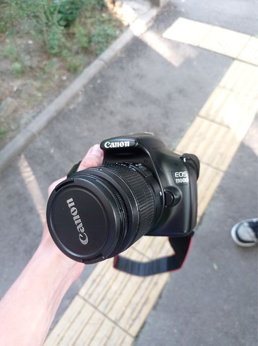 Продам Canon 1100D в идеальном состоянии