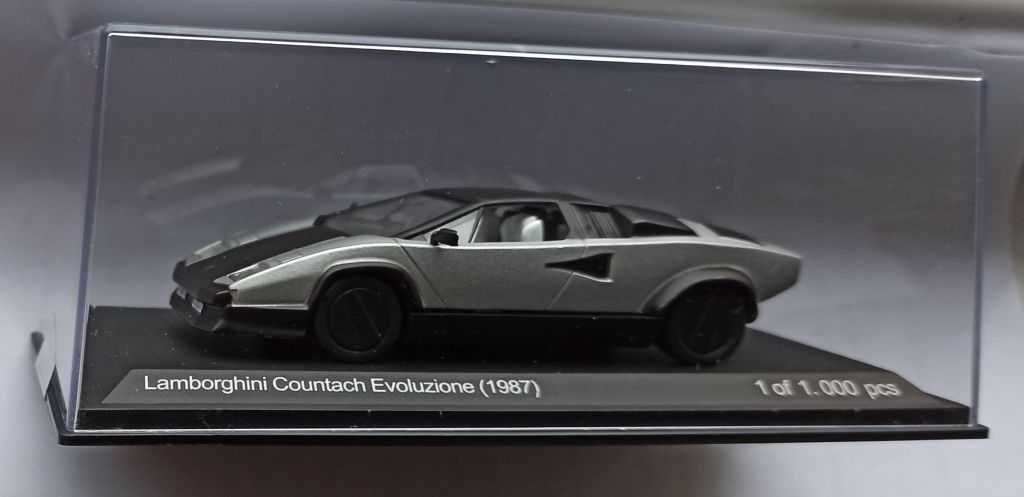 Macheta Lamborghini Countach Evoluzione 1987 - WhiteBox 1/43