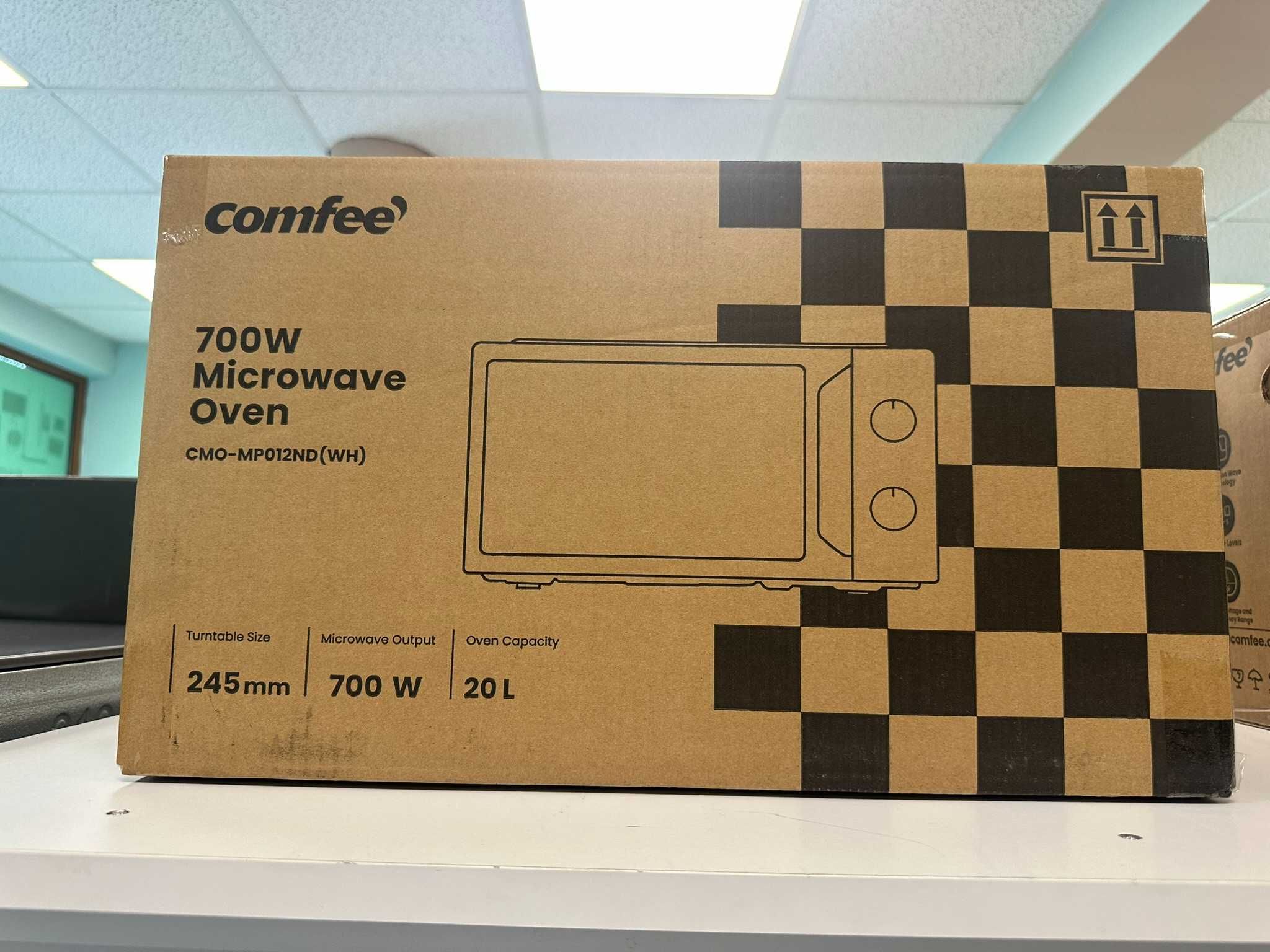 Микровълнова фурна COMFEE' 700W 19L компактен дизайн, InverTech