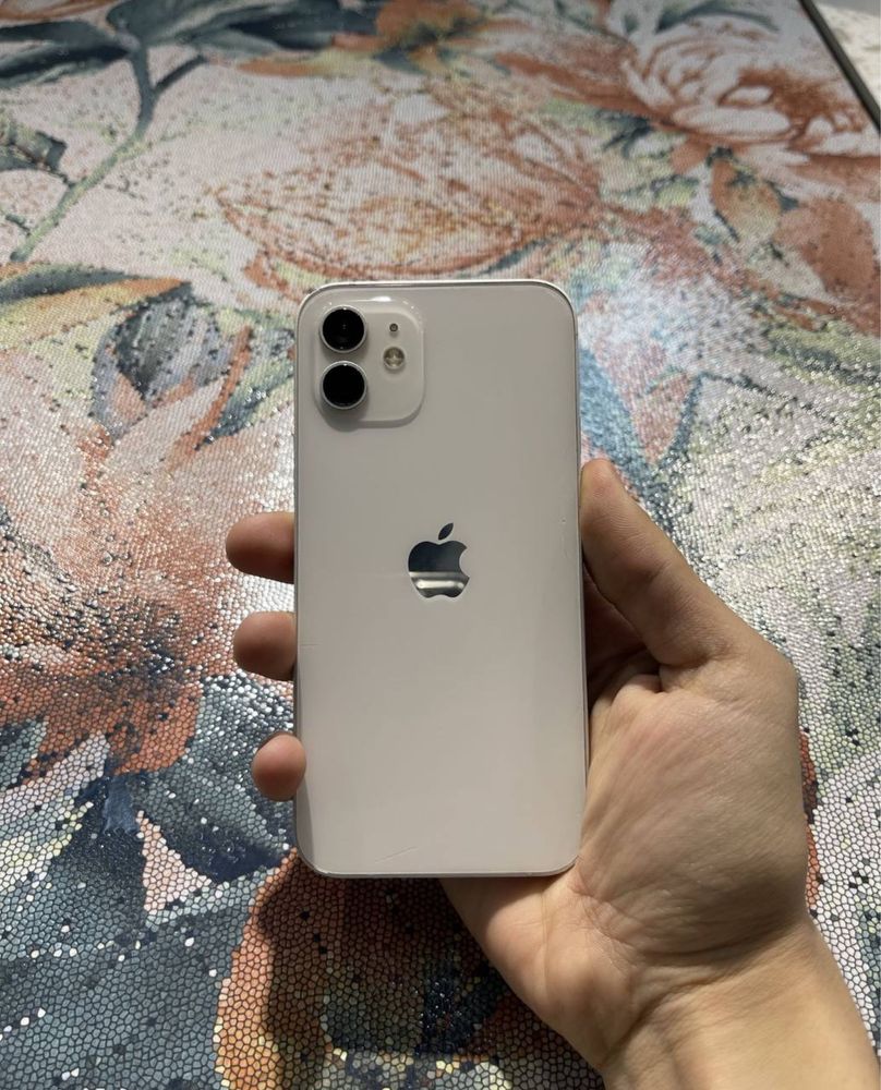 Iphone.  12 64 gb