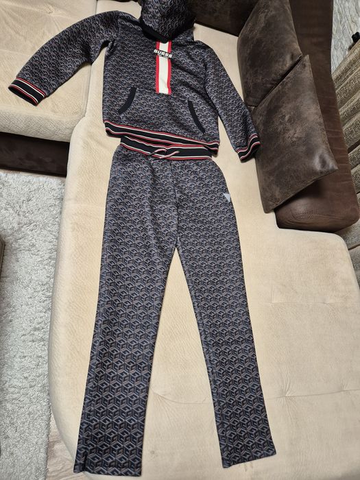 Дрехи Guess и Champion