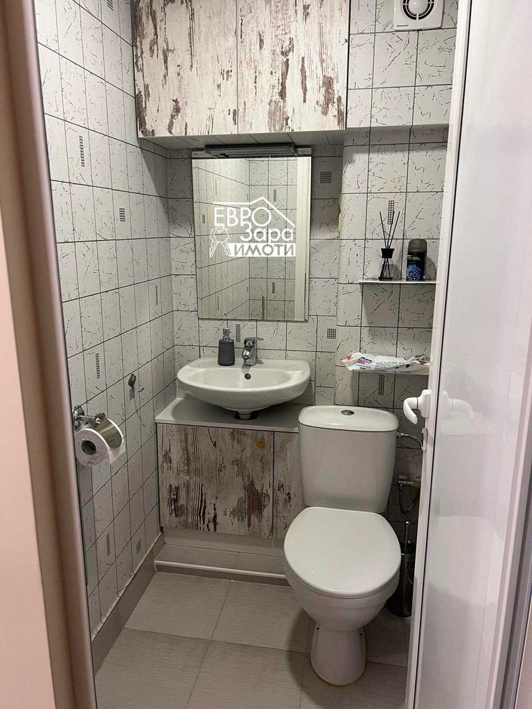 Продава се Четиристаен апартамент в Стара Загора, Железник - център - 88 кв.м за 1108 €/кв.м - Снимка #12