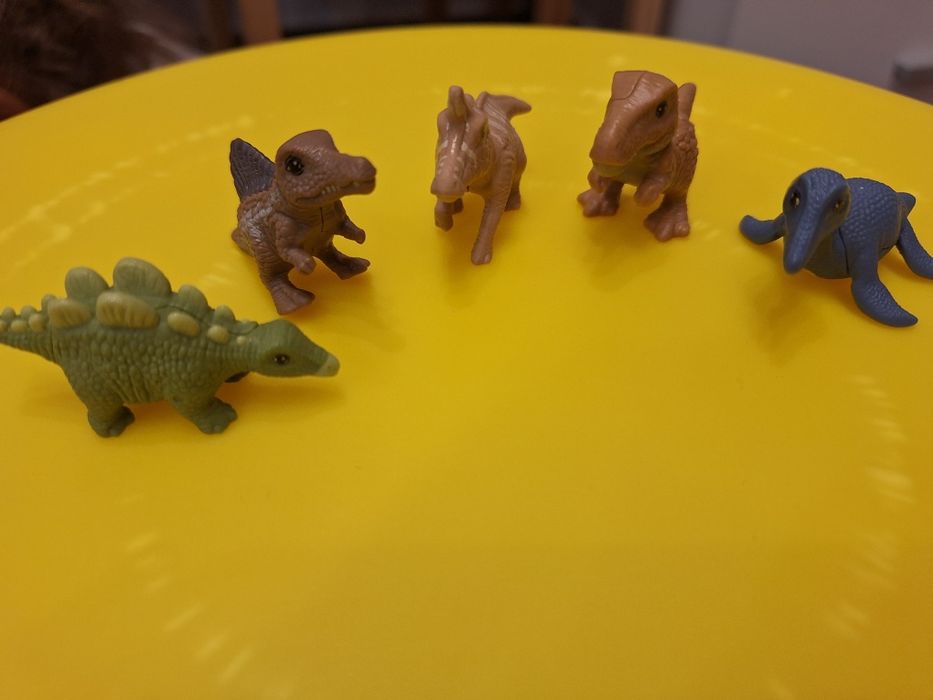 Schimb/ vand dinozauri Kinder