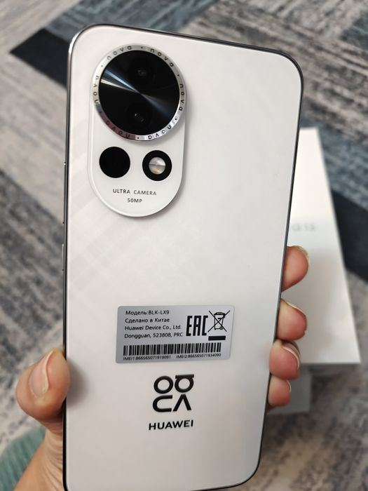 Продаю смартфон Huawei nova 13 в отличном состоянии