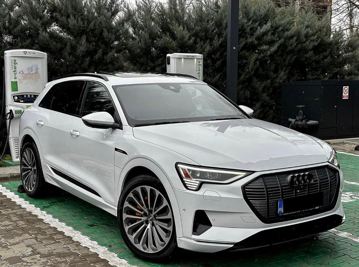 Audi e-tron Audi Q8 E Tron 55 Quattro S