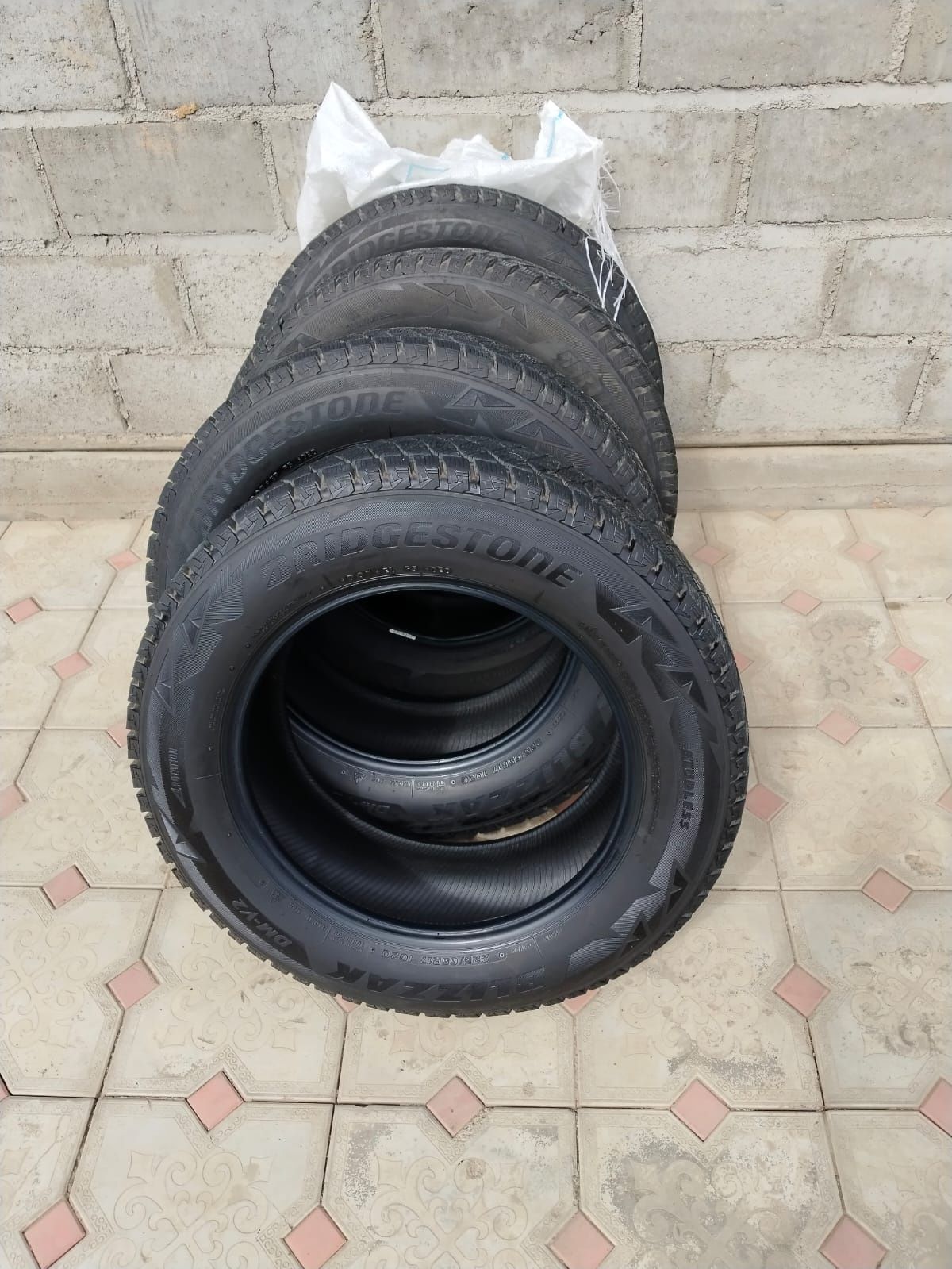 Продам шины Bridgestone