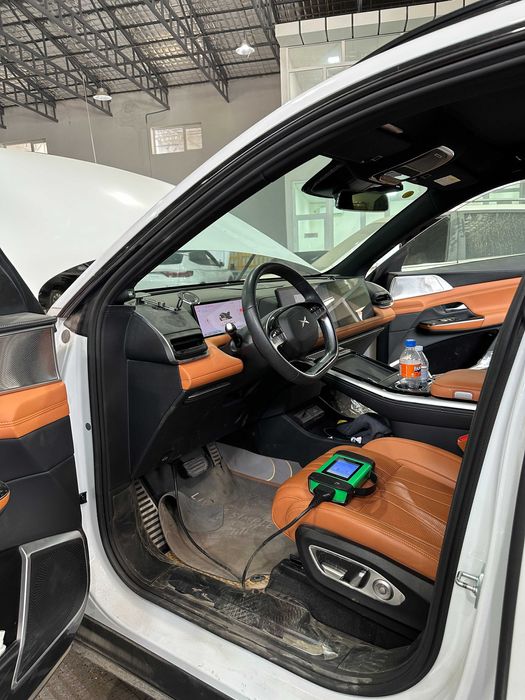 Elektromobil yangi kalitni adaptatsiya qilish