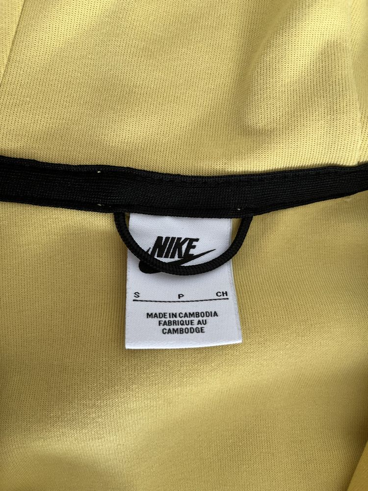 Nike Tech Fleece