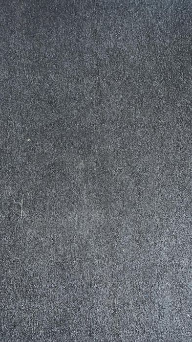 Mochetă gri spre negru