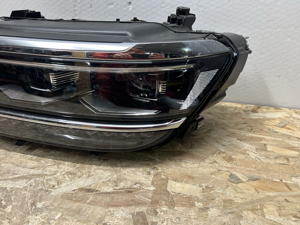 Far faruri VW Tiguan full led adaptiv 5NB941081 E  2016-2020