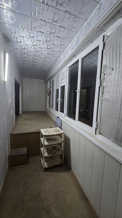 Срочно 2 хонали квартира Сотилади