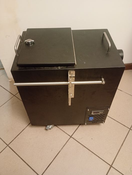 Vând mașină de gheata carbonica