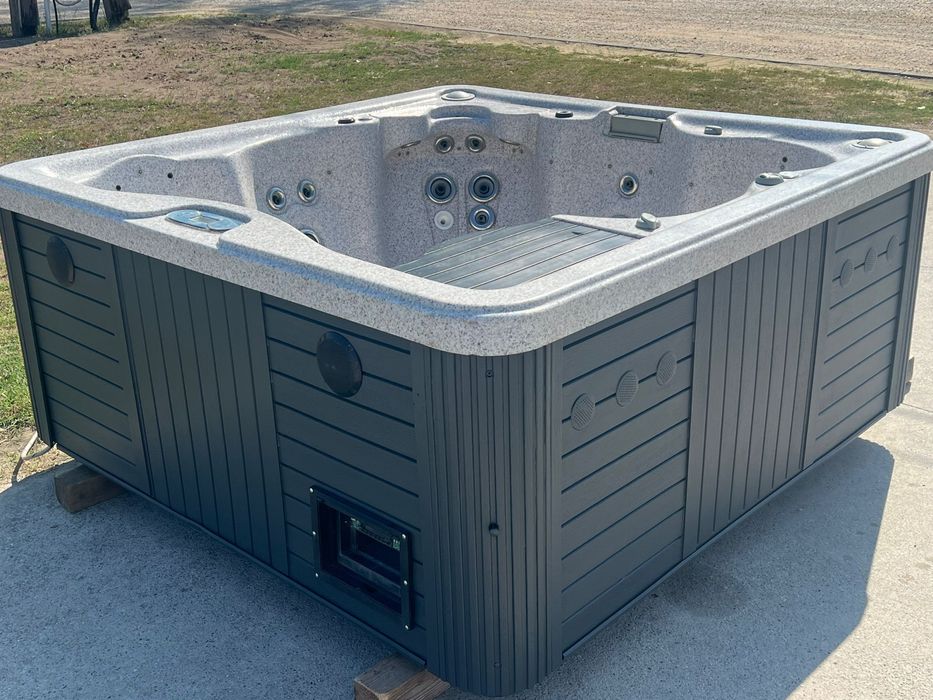 Jacuzzi spa piscină ciubăr Balboa