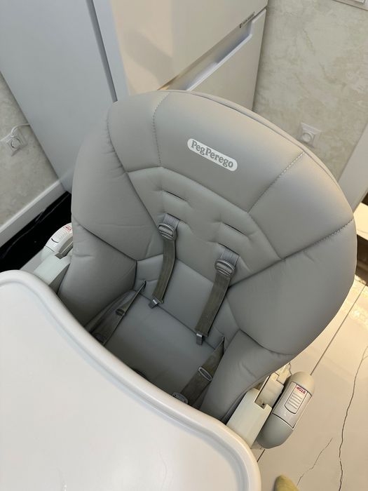 Детский стульчик для кормления Tatamia Peg-Perego