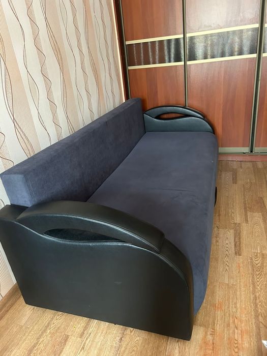 Диван с креслом и пуфик