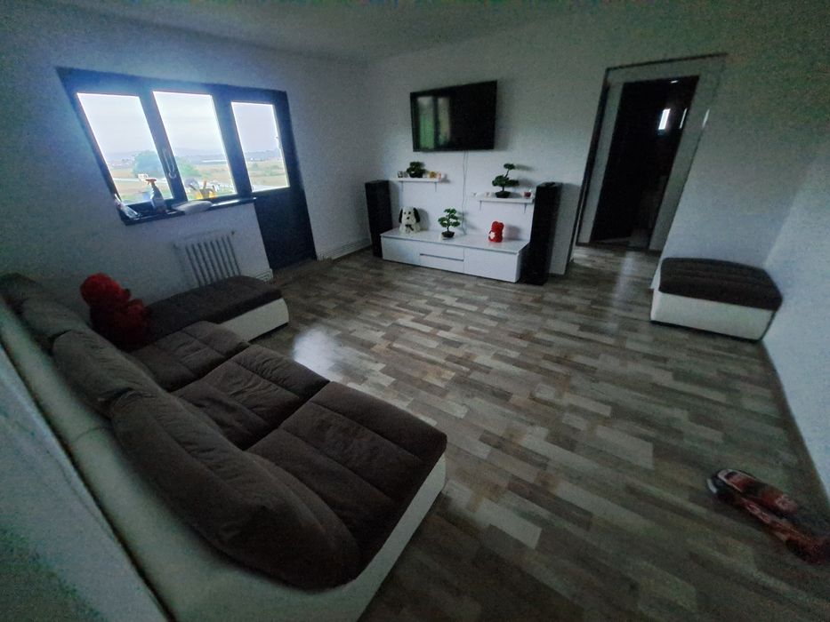 vand Apartament cu 2 Camere situat în santimbru fabrica