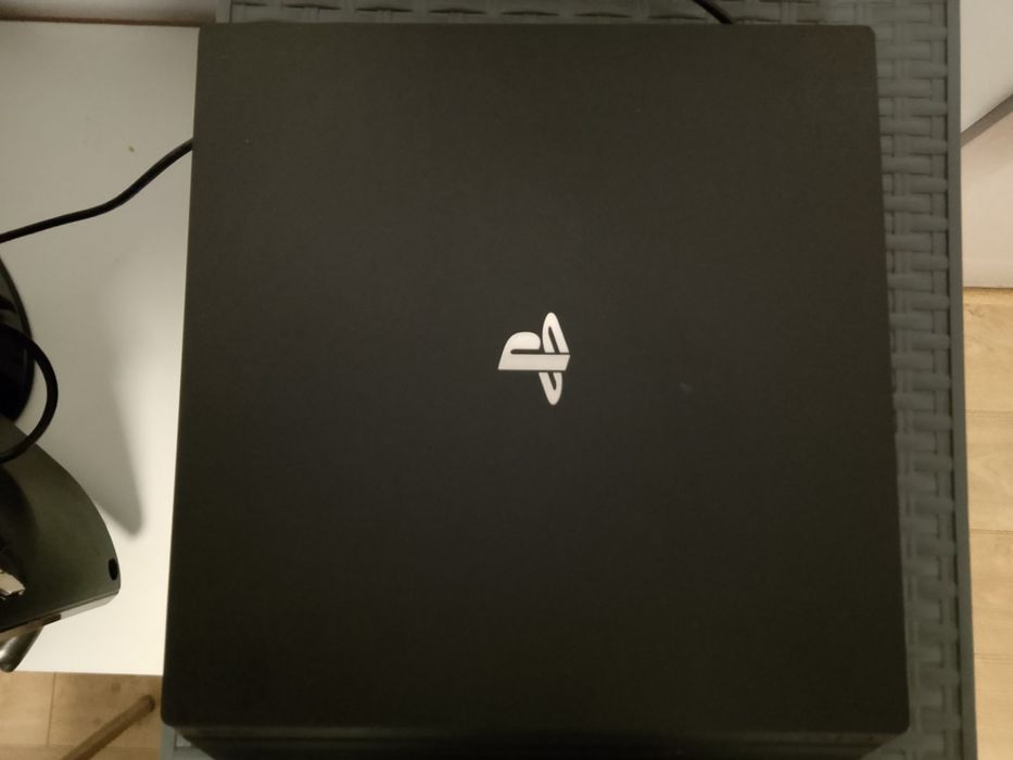 Плейстейшън 4 про 1Т