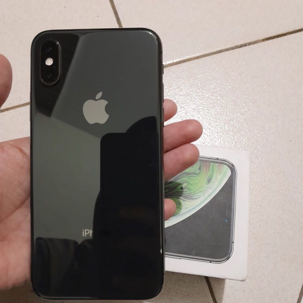 Iphone xs black ..