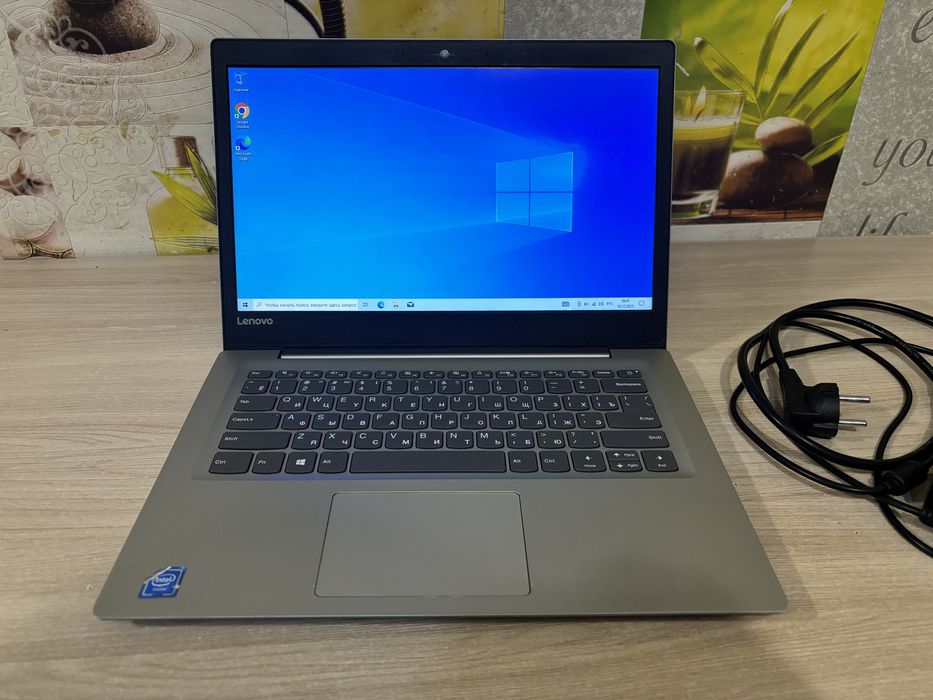 Ноутбук «Lenovo» продам срочно.Состояние хорошее все работает