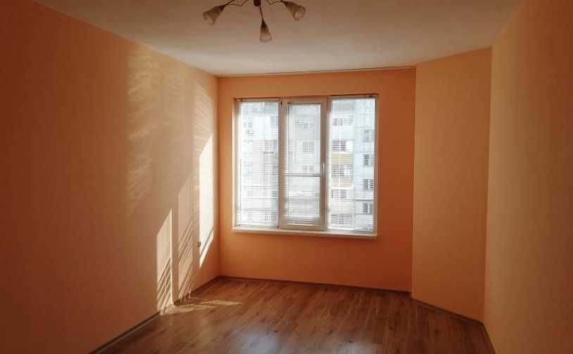 Дава се под наем Двустаен апартамент в Бургас, Славейков - 54 кв.м за 175 € - Снимка #1