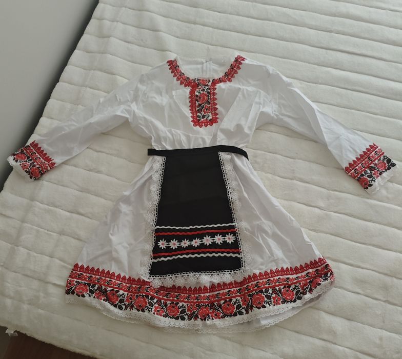 Стилизирана детска народна носия