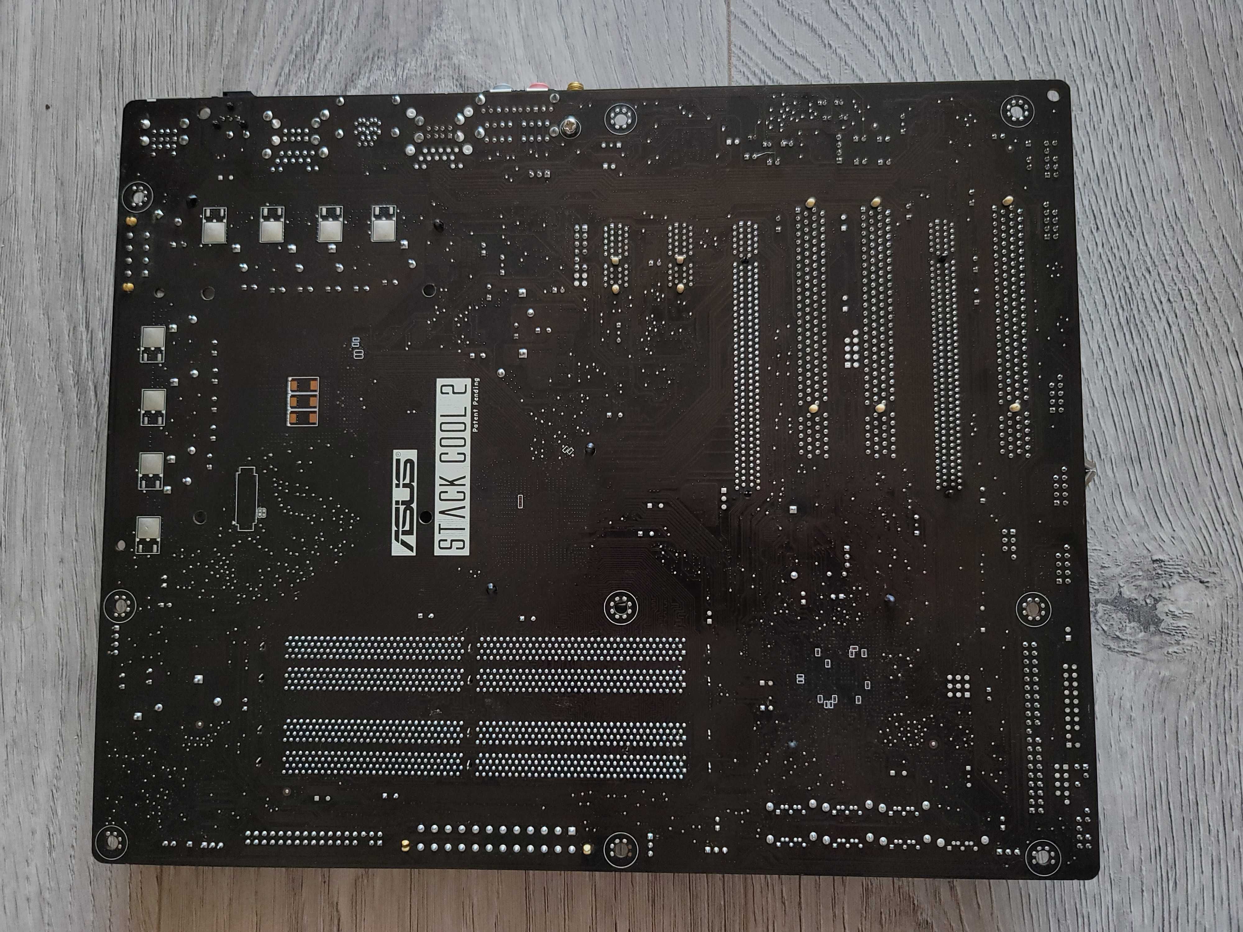 Placa de baza de top ASUS P5K-E/S , Socket 775 , colectie / WIFI