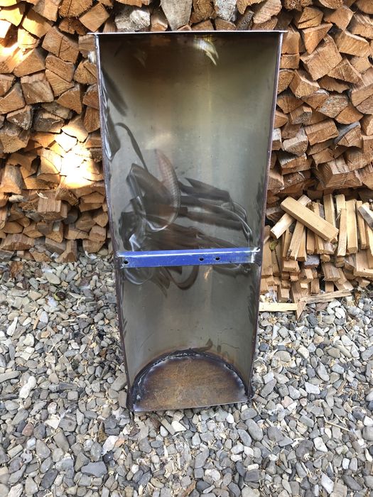 Vand trocuță pentru porci