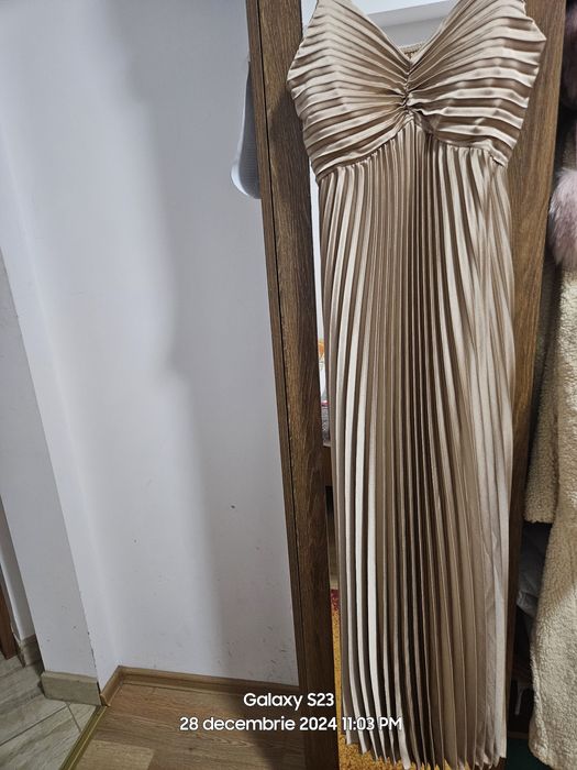 Rochie aurie petrecere