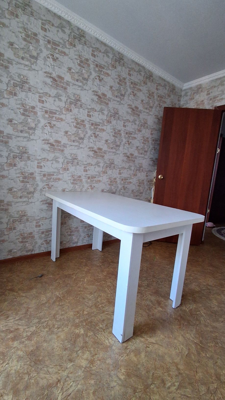 Продается кухонный стол