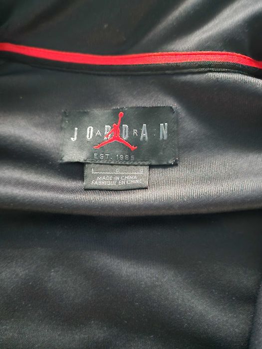 Продавам 3 броя суичъри