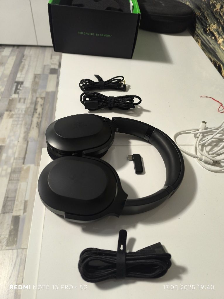 Слушалки RAZER barracuda bluetooth