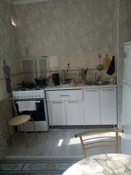 Продаётся квартира Юнусабад18 2 ком 2 этаж 77 серия