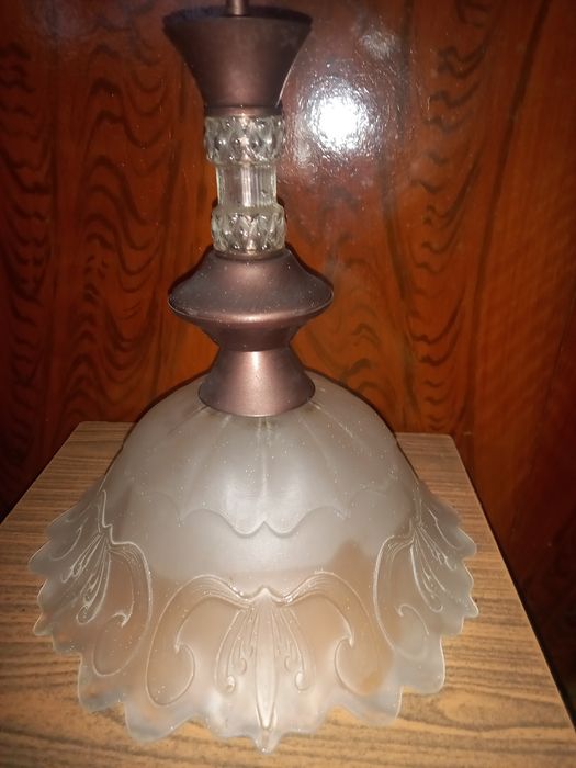 Vand corpuri de iluminat și diferite globuri de sticla