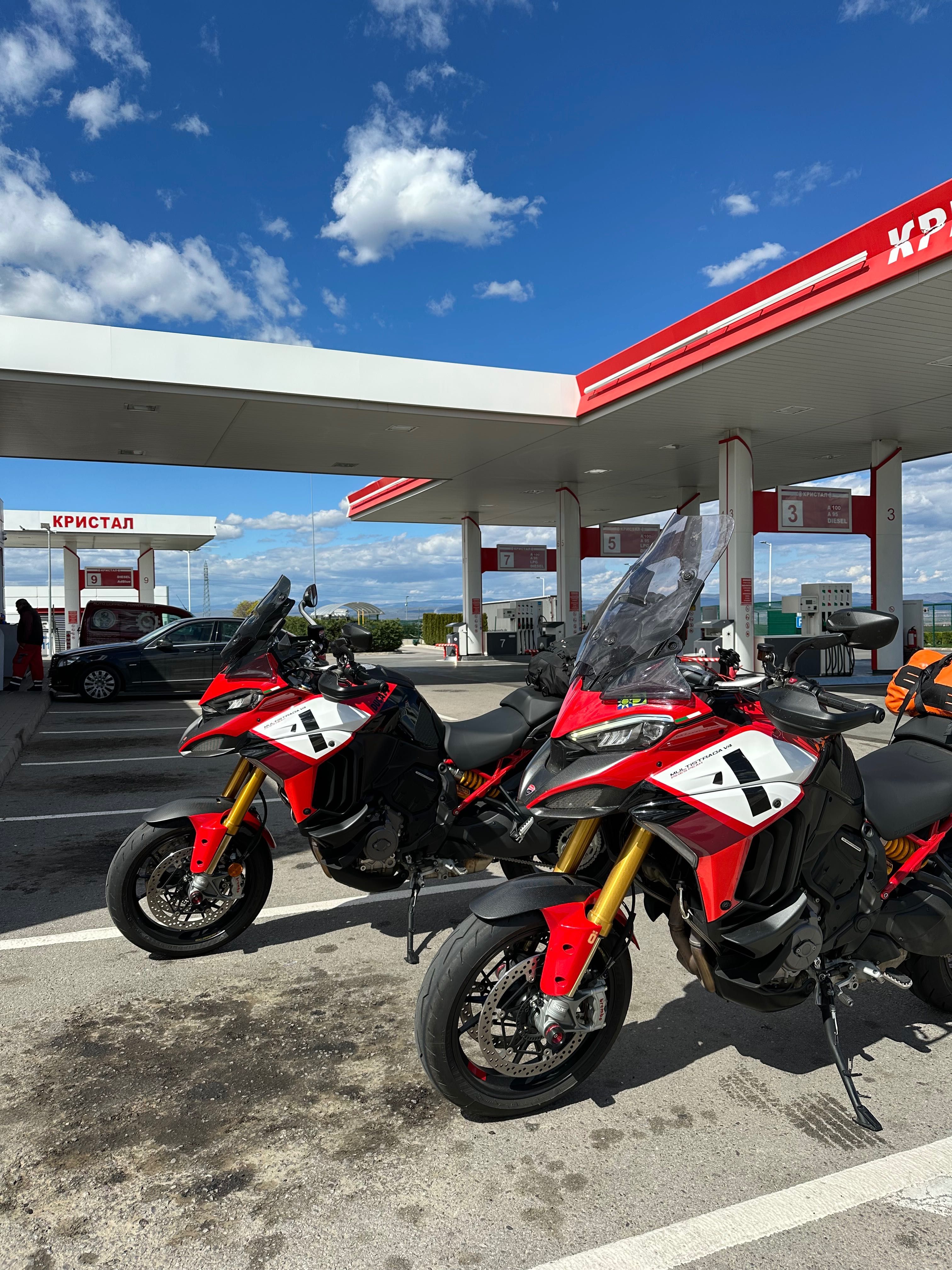 Vând Ducati Multistrada V4 Pikes Peak 2023 – 18.000 km