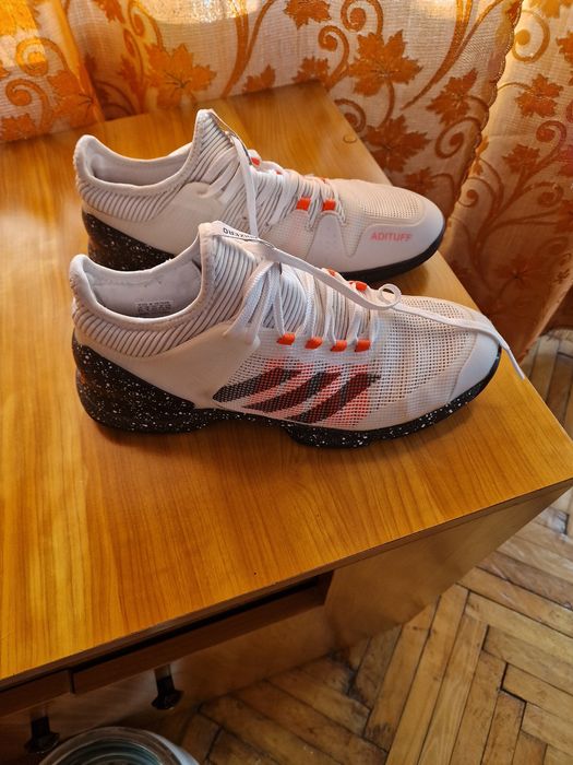 Adidasi Adidas!!